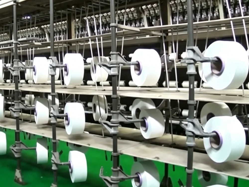 Top Recycled Polyester Yarn Manufacturers Guide: Production & Impact
