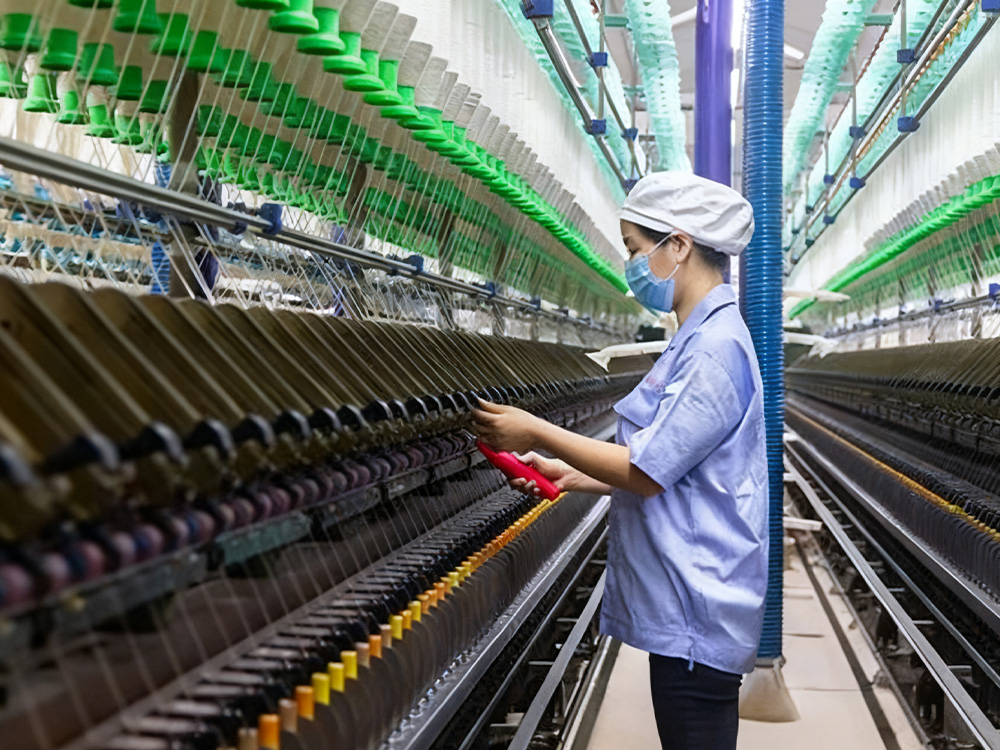 Polyester twisted yarn manufacturers factory pictures